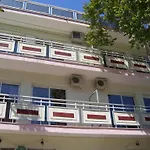 布里斯托公寓式酒店 2*