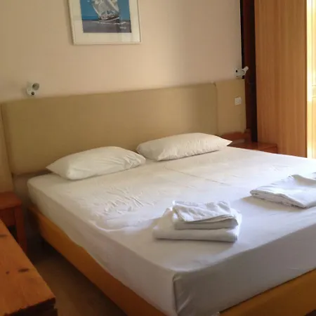 Bristol Apartahotel 2*