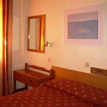 Bristol Apartahotel 2*
