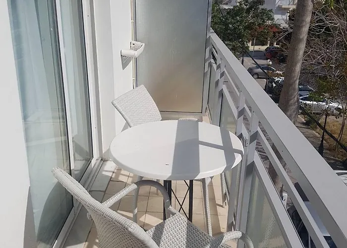 Bristol Apartmanhotel 2*