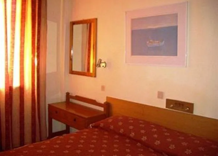 Bristol Apartmanhotel 2*