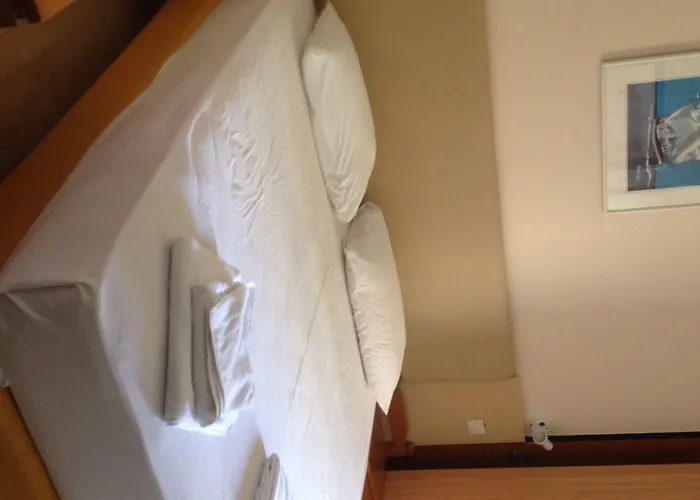 Bristol 2* بلدة كوس